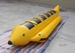중국 노란/검정 0.9mm PVC는 팽창식 물 장난감 물 게임 바나나 보트를 제물낚시로 낚시질합니다 수출업자